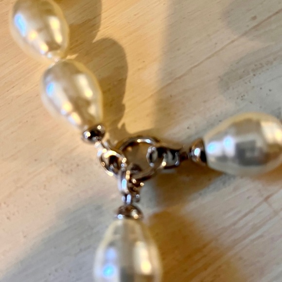 Large Brand New Freshwater Pearl Necklace with Pearl Drop Extender - Picture 2 of 4